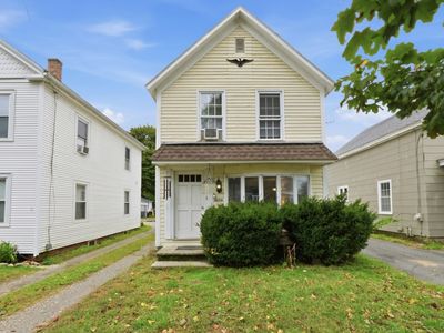 4052 Main St