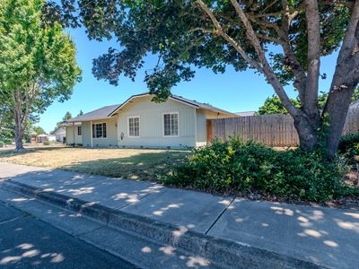 Property at 1104 Coachman Dr, Central Pt, OR