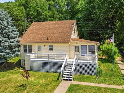 2570 Elm St