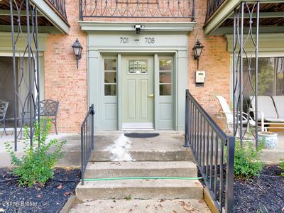 706 Highwood Dr #706