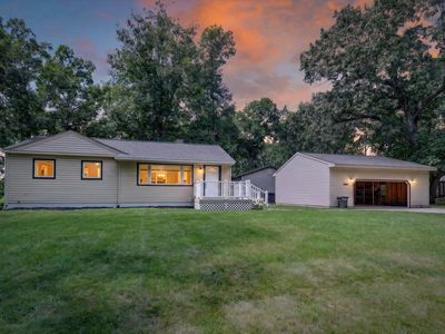 8929 Robinwood Ct