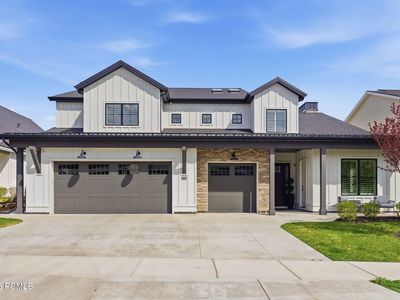 512 N Farmhouse Way