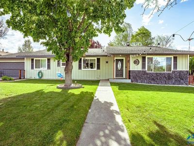 4 Renae Dr