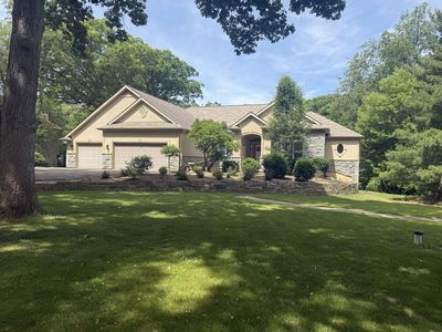 10605 Red Hawk Ln