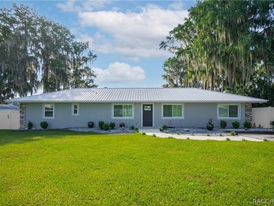 221 S Hunting Lodge Dr