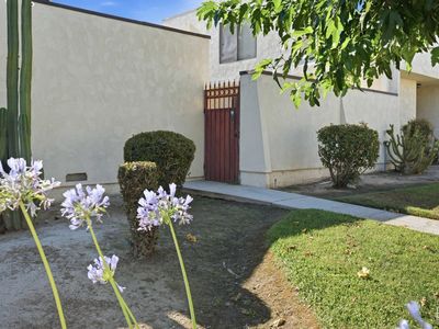 Property at 1343 Aquarius Ct, Bakersfield, CA