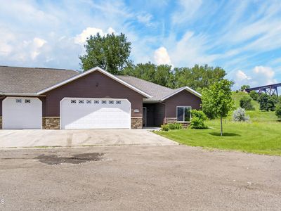 523 Legacy Ln