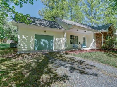 180 Lynx Farm Ln