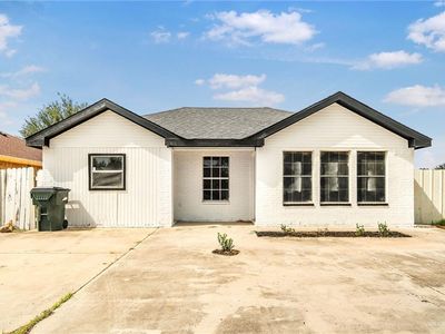 825 Rancho Escondido