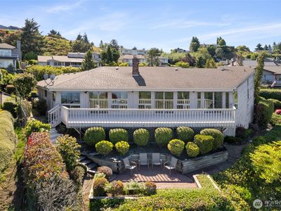 70 Hewitt Drive
