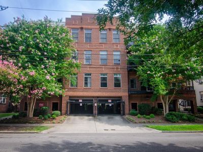 810 W Princess Anne Rd APT 404