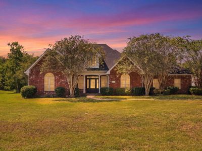 359 Presidential Cres S