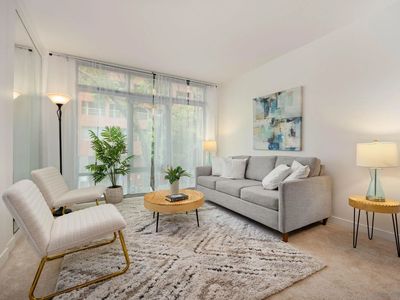 425 W Beech St Unit 327