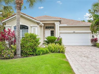 309 Harvard LN