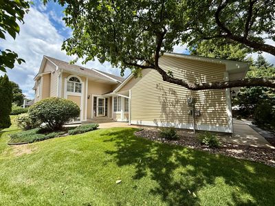 808 Winterberry Dr