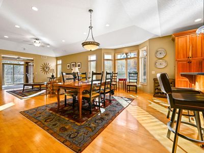 14802 Margaret Pl