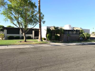 1440 E Laguna Pl