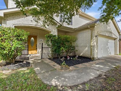 7910 Albatross Rd