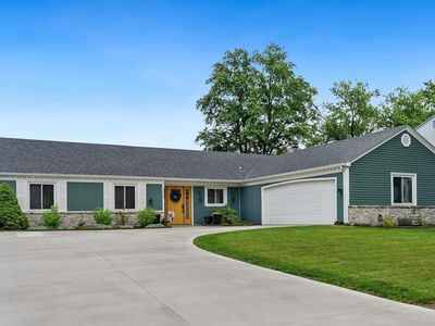 3332 Chelmsford Pl