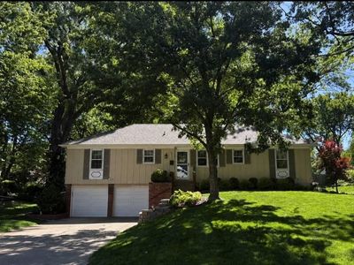 Property at 6631 Larsen Ln, Shawnee, KS