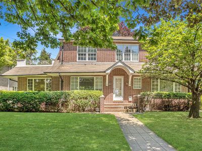 106 Parsons Boulevard