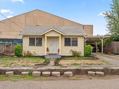 102 Holeman Ave