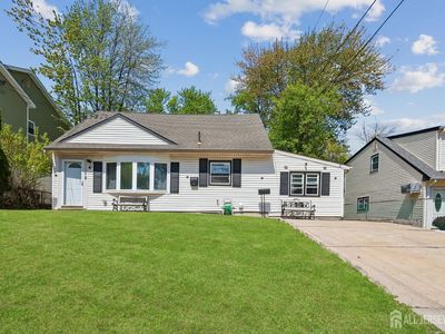 41 Pinetree Dr