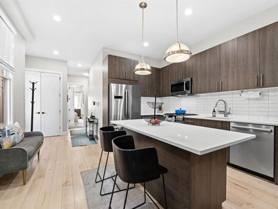 289 Webster Ave #1A