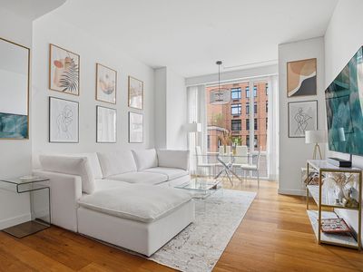 311 W Broadway APT 7D