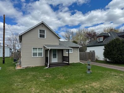 105 3rd St SE