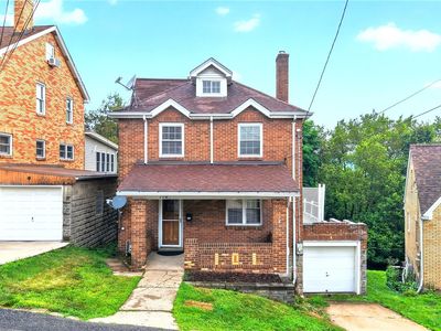 116 Lansing Ave