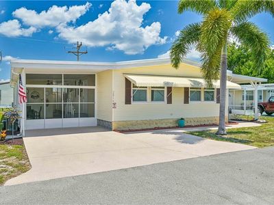 2814 N Indianwood Dr