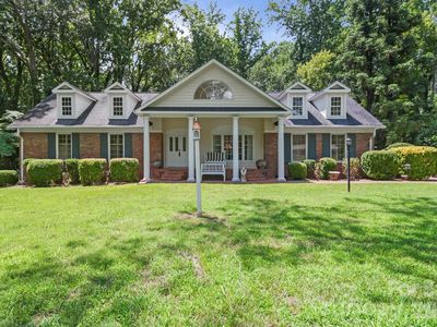 1981 Crestwood Ln