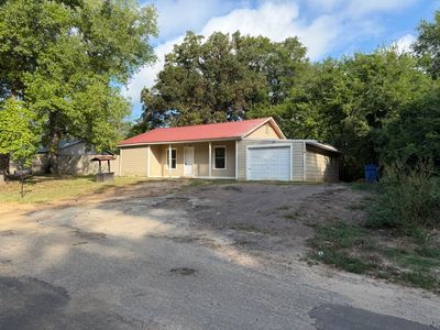 110 E Cate St