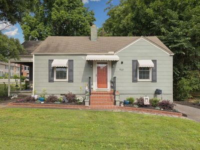 901 Emmett Ave NW