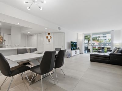 1155 Brickell Bay Dr APT 704