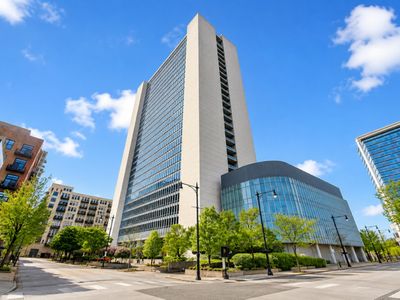 500 W Superior St Unit 604