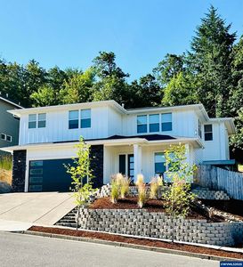 818 Hawk Dr