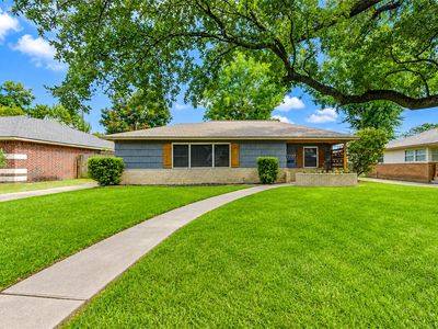 7727 Oak Vista St