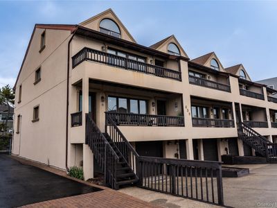 639 E Broadway #1