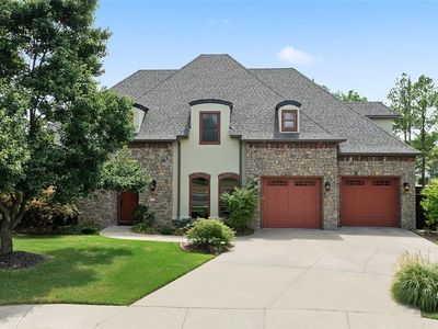 1100 NE Thorn Hill Rd