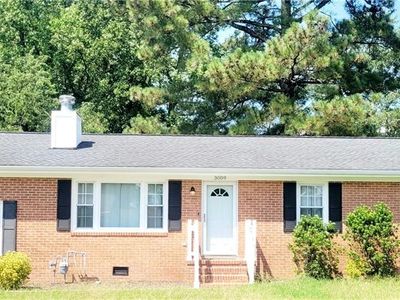 3009 Woodlawn Dr