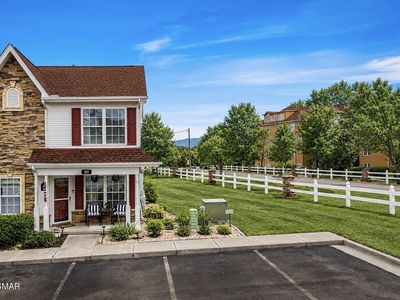 527 Orchard Valley Way