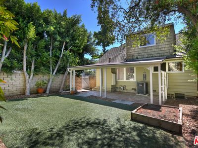 14335 Magnolia Blvd