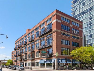 70 E 18th St Unit 2D