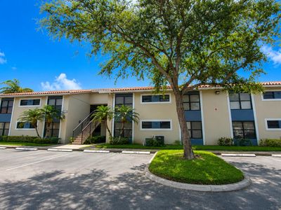 1463 Lake Crystal Drive #G