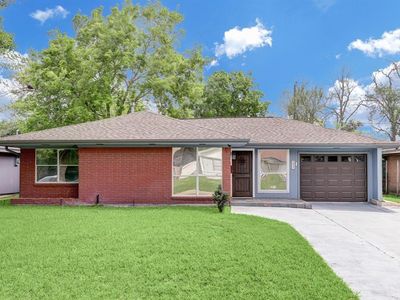 6837 Concho St