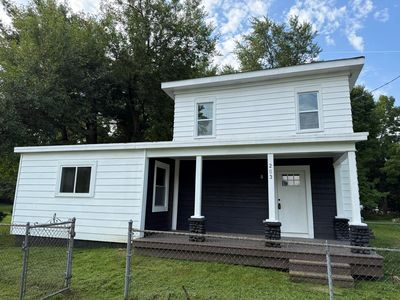 203 E Commercial St