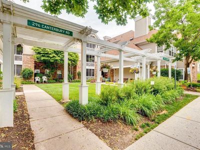 296 Canterbury Rd APT I