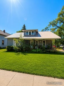 111 W Broadway Ave
